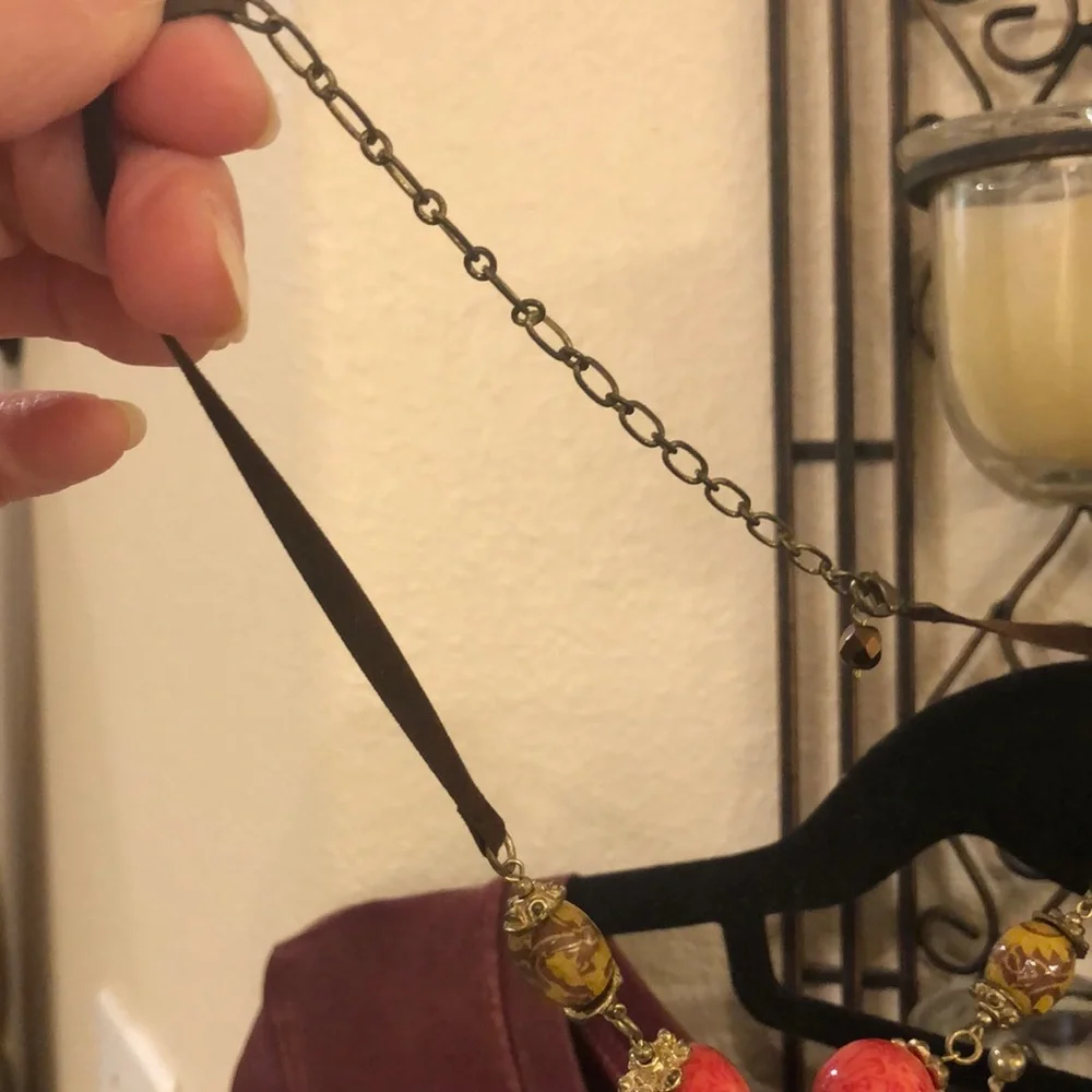 Choker Necklace w/ chain tassel beads & earrings